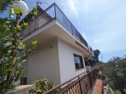Villa La Casa Di Nonna Lorenna Alassio